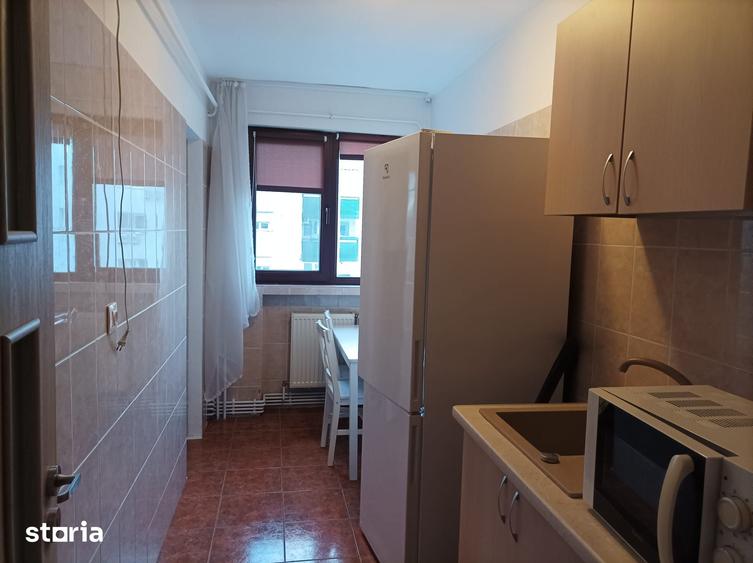 Apartament cu 2 camere decomandat în Podu Roș