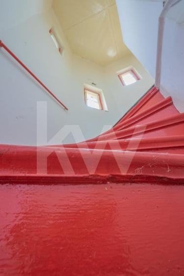 Apartament cu 3 camere semidecomandat, mobilat în Ștrand