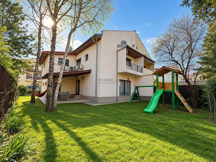 Duplex cu 5 camere cu Canalizare în Dămăroaia