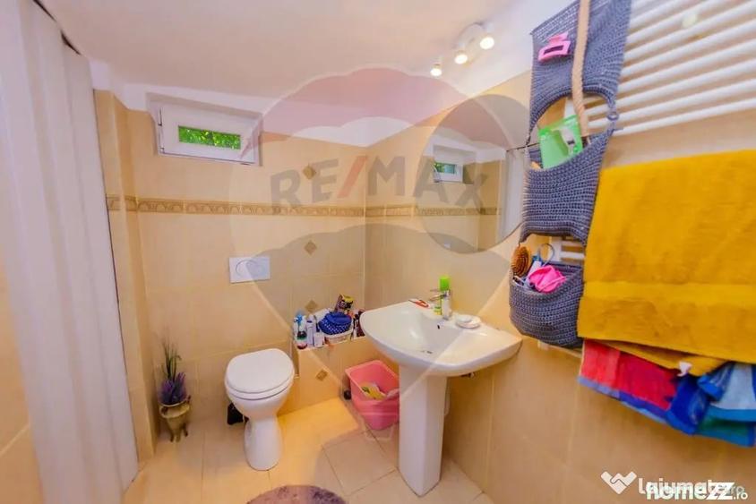 Casă cu 5 camere cu Teren 600 Mp în Central
