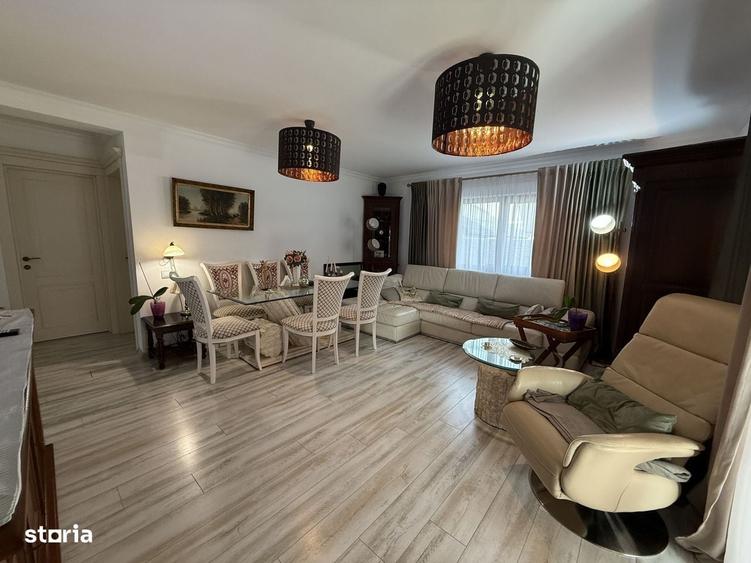 Casă cu 4 camere în Central