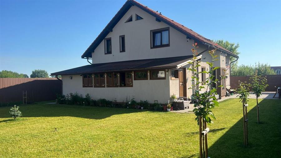 Casă individuală cu 4 camere cu Canalizare în Stupini