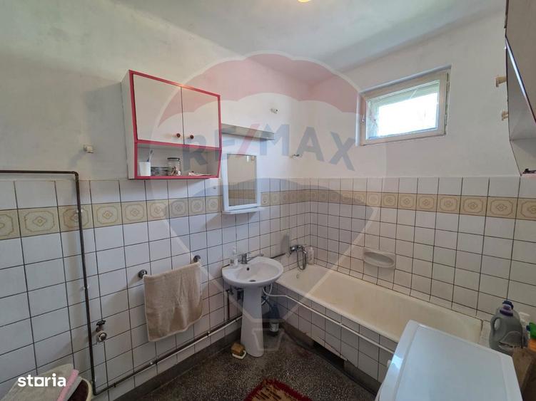 Casă cu 5 camere cu Teren 310 Mp în Central