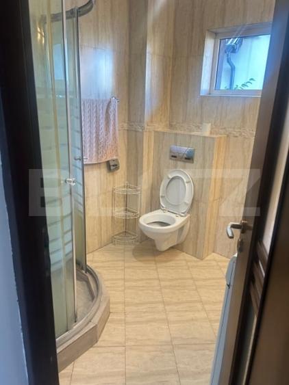 Apartament cu 3 camere semidecomandat, mobilat în Bună Ziua