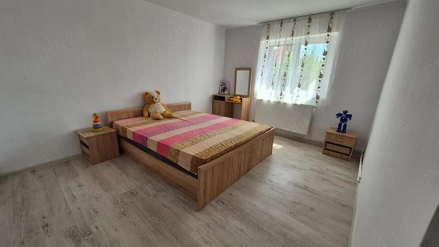 Casă cu 4 camere cu Teren 1800 Mp în Central