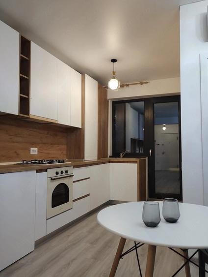 Apartament cu 2 camere semidecomandat în Micro 17