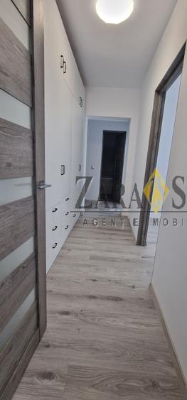 Apartament cu 4 camere semidecomandat în Nord