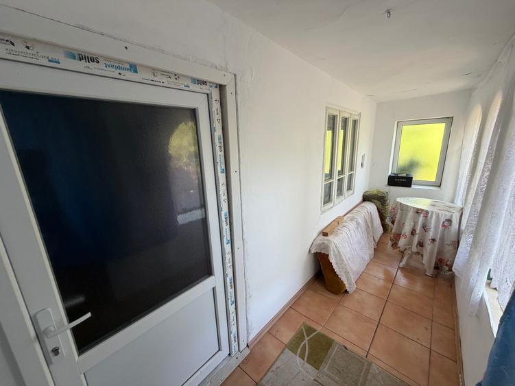 Casă cu 3 camere în Murgești