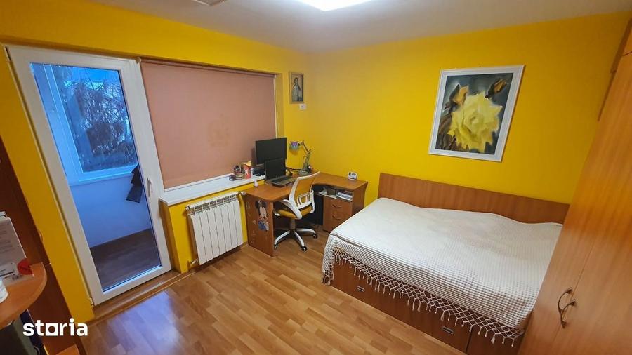 Apartament cu 3 camere semidecomandat în Astra