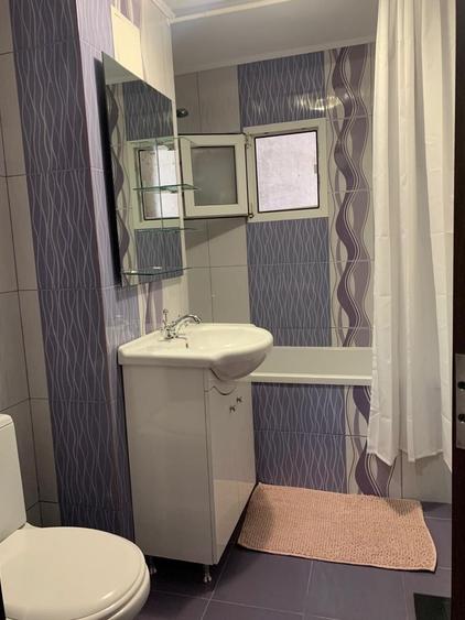 Apartament cu 3 camere decomandat în Buzaului