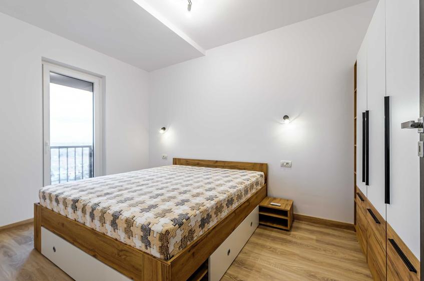 Apartament cu 2 camere semidecomandat în Est