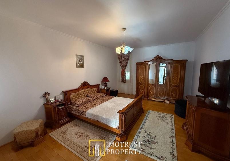 Casă cu 6 camere cu Canalizare în Pârneava