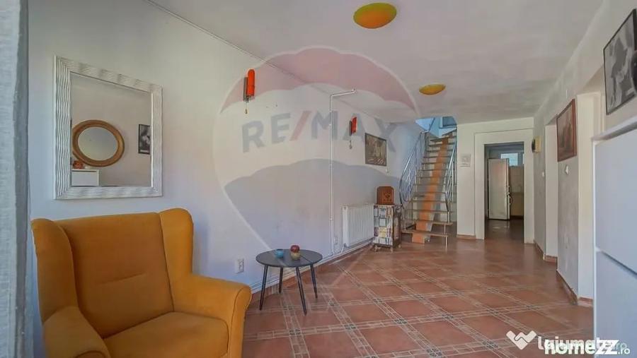 Apartament cu 4 camere decomandat în Drumul Poienii