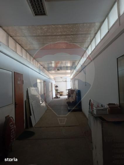Spațiu comercial, de 1,900 mp, în Central