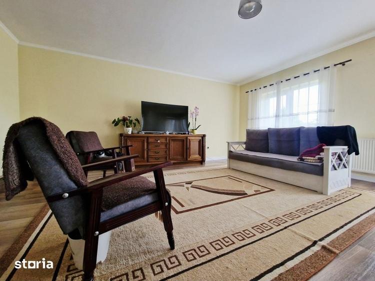 Casă cu 4 camere cu Teren 180 Mp în Borhanci