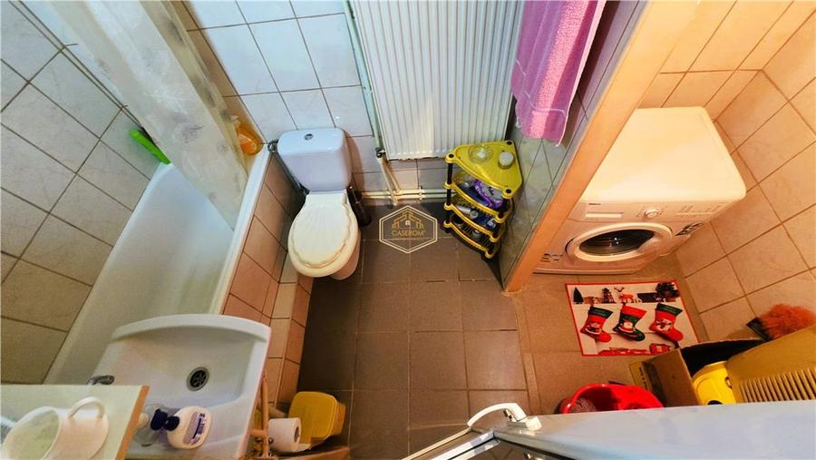 Casă individuală cu 2 camere cu Canalizare în Est