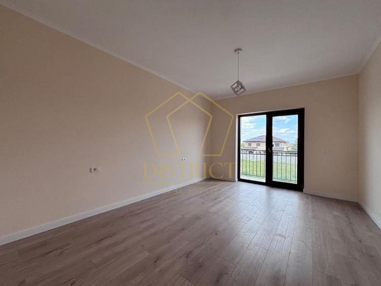 Duplex cu 5 camere cu Canalizare în Dumbrăvița
