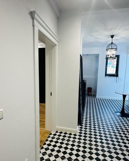 Apartament cu 4 camere în Victoriei