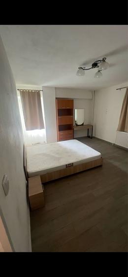 Apartament cu 2 camere decomandat în Rovine