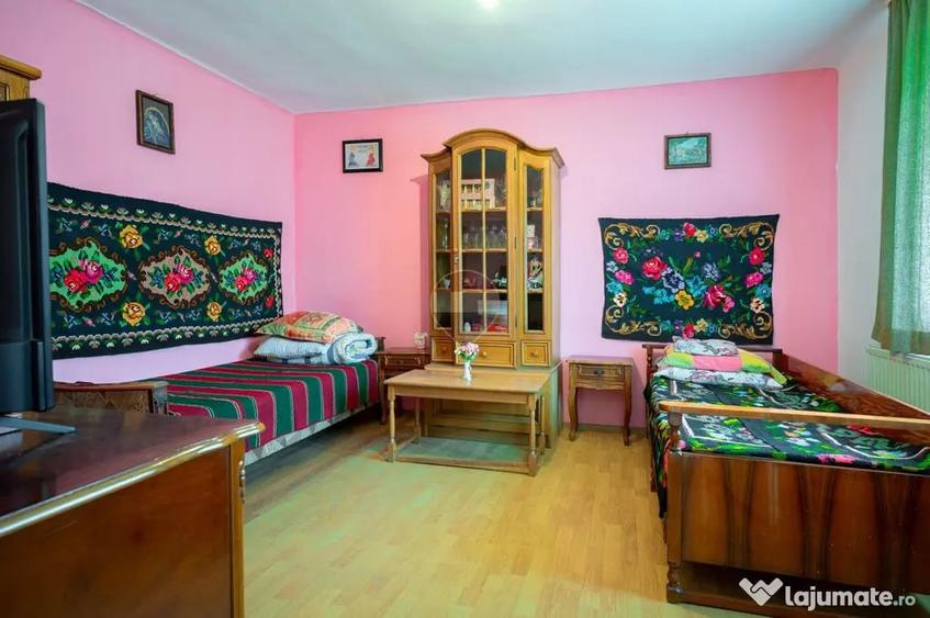 Casă cu 2 camere cu Teren 931 Mp în Șinca