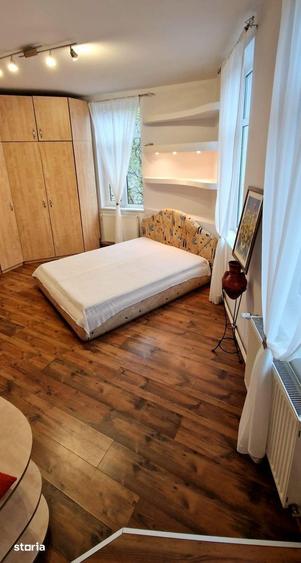Vanzare apartament trei camere transformate in doua vila Armeneasca - 8