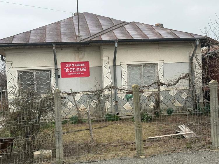 Casă cu 4 camere în Central