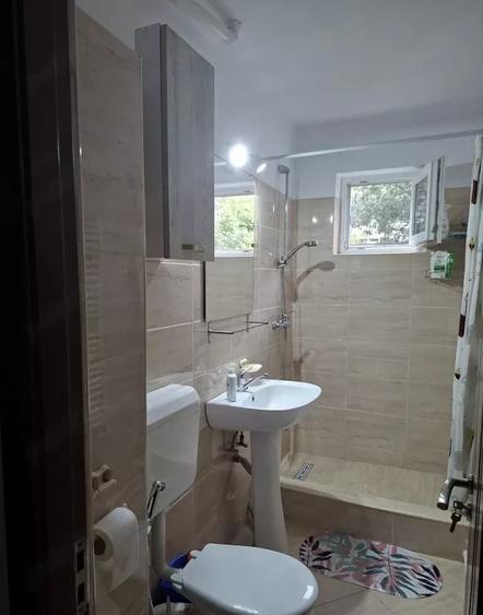 Apartament cu 2 camere semidecomandat, mobilat în Tomis Nord