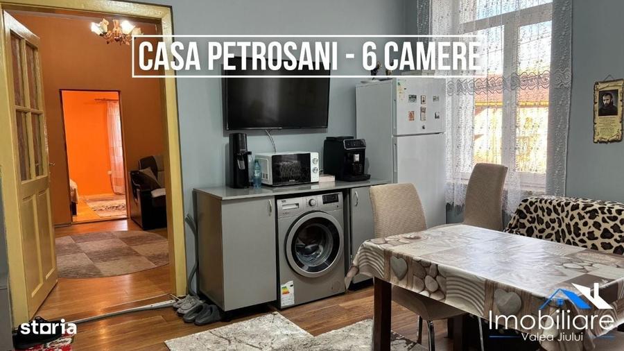 Casă cu 4 camere în Petrila