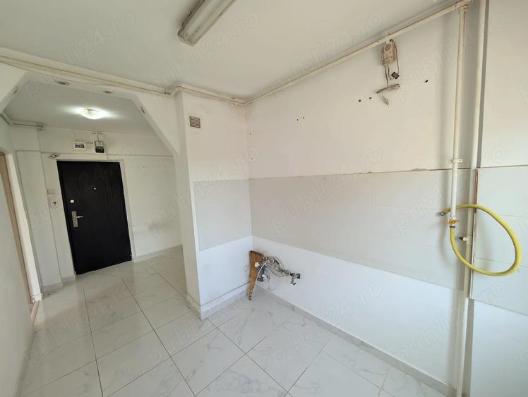 Apartament cu 2 camere semidecomandat în 8 Martie