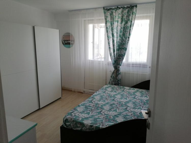 Apartament cu 2 camere decomandat în Micro 20