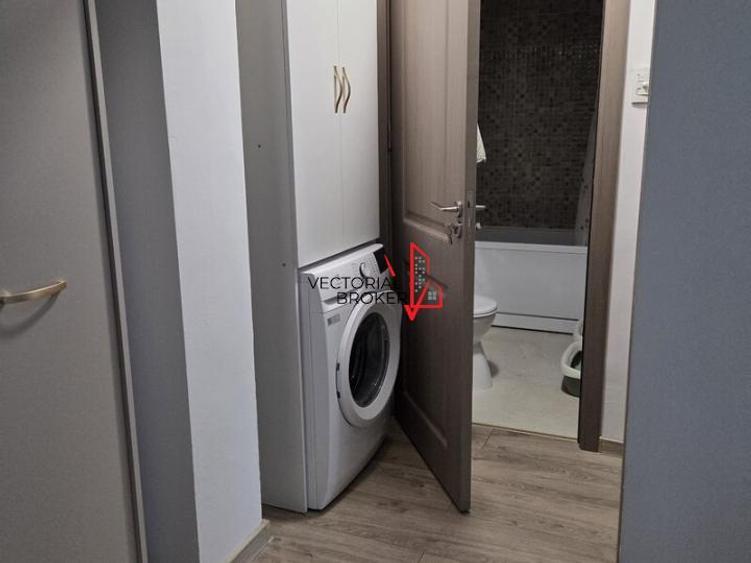 Apartament cu 3 camere semidecomandat în Basarabia