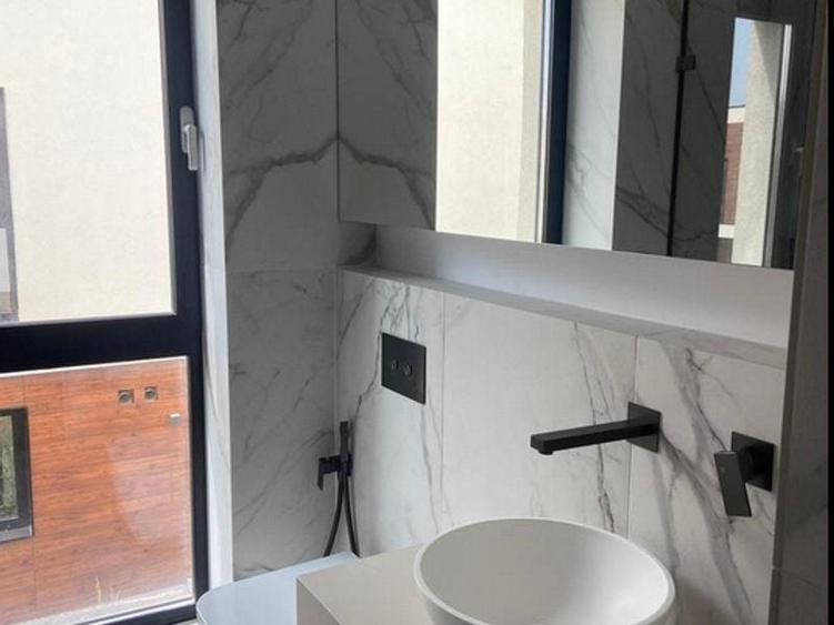 Casă individuală cu 4 camere cu Canalizare în Tunari