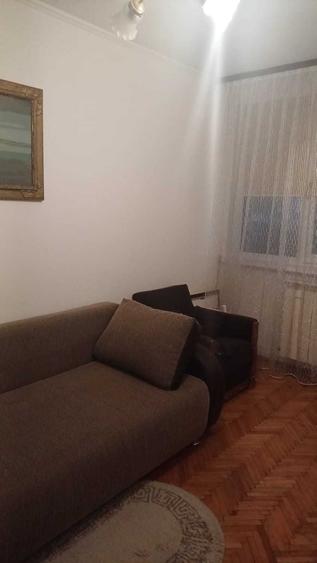 Apartament cu 3 camere semidecomandat în Crihala