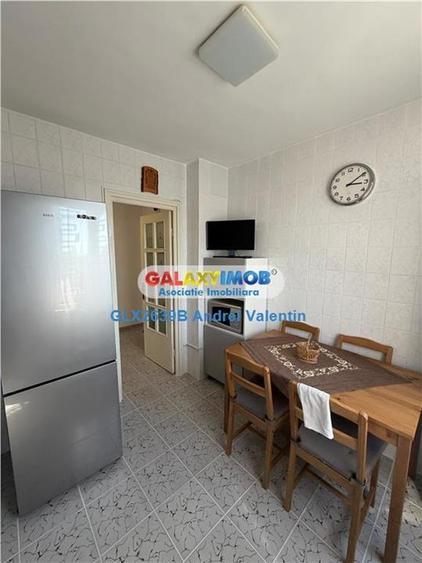 Apartament cu 3 camere semidecomandat, mobilat în Giurgiului