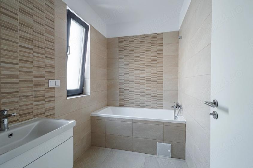 Apartament cu 3 camere decomandat în Hărmanului