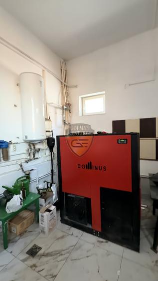 Casă individuală cu 8 camere cu Canalizare în Brătianu