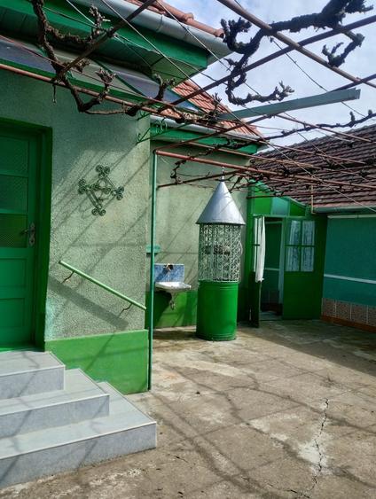 Casă cu 3 camere în Ghiroda