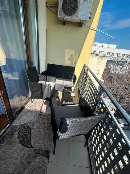 Apartament cu 3 camere decomandat, mobilat în Torontalului