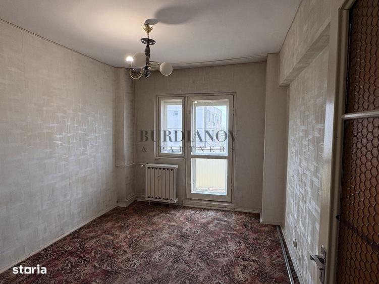 Apartament cu 4 camere semidecomandat în Gorjului