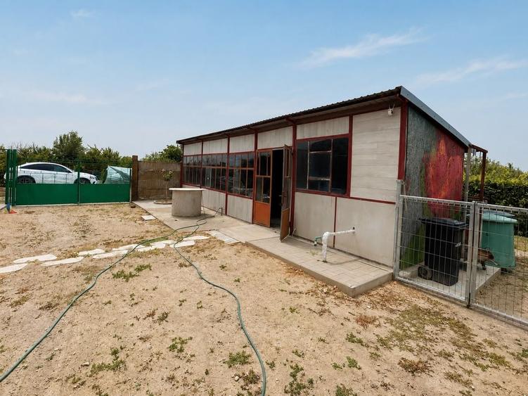 Casă individuală cu 13 camere cu Canalizare în Foeni