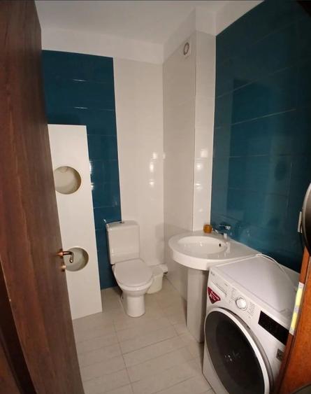 Apartament cu 3 camere semidecomandat în Metalurgiei
