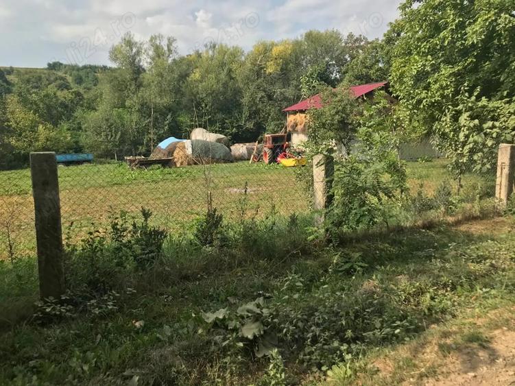 Teren de 3600 mp, în Gura Văii