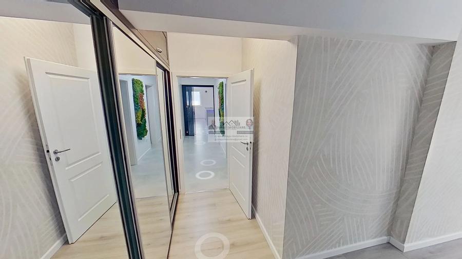 Apartament cu 3 camere decomandat, mobilat în Sud