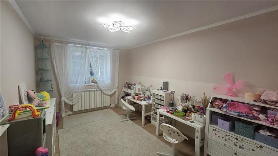 Apartament cu 6 camere decomandat, mobilat în Central
