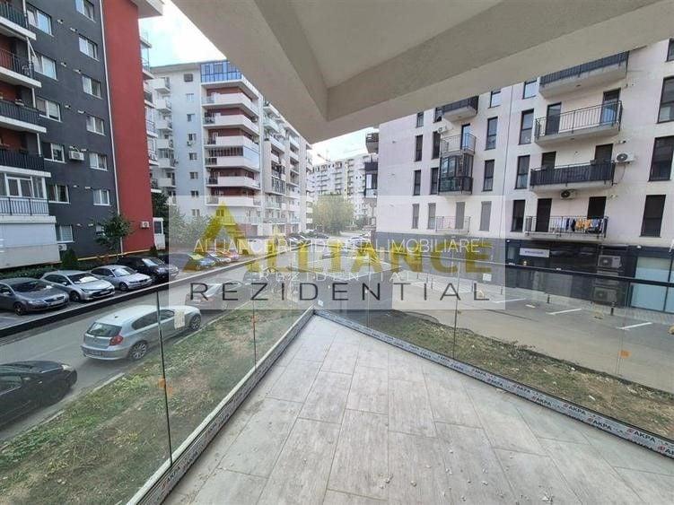 Apartament cu 3 camere decomandat în Metalurgiei