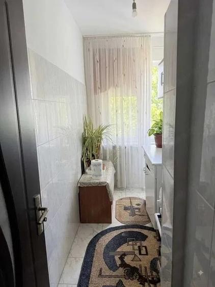 Apartament cu 2 camere semidecomandat în Km 4