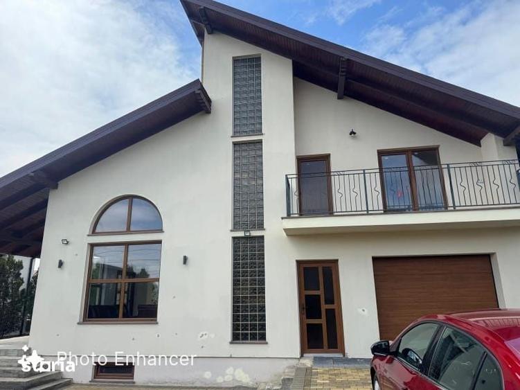 Casă cu 6 camere cu Teren 1000 Mp în Central