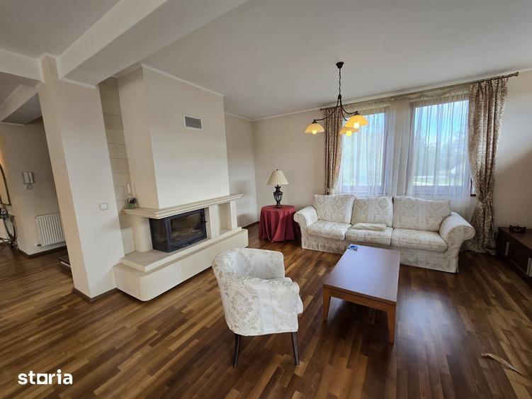 Casă cu 4 camere cu Teren 1135 Mp în Central
