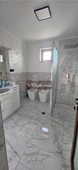 Casă cu 4 camere cu Teren 648 Mp în Central