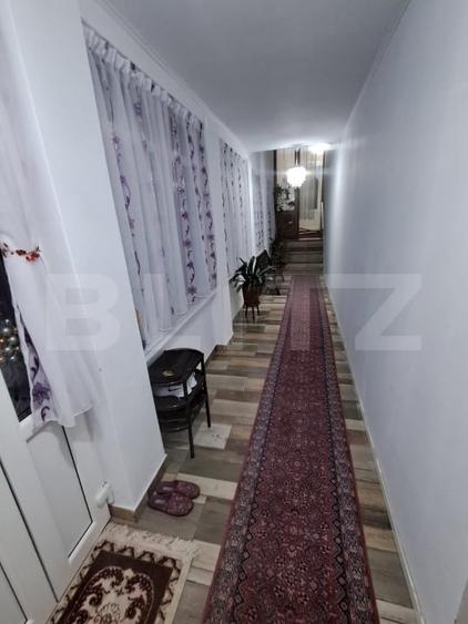 Casă individuală cu 6 camere cu Canalizare în Variaș